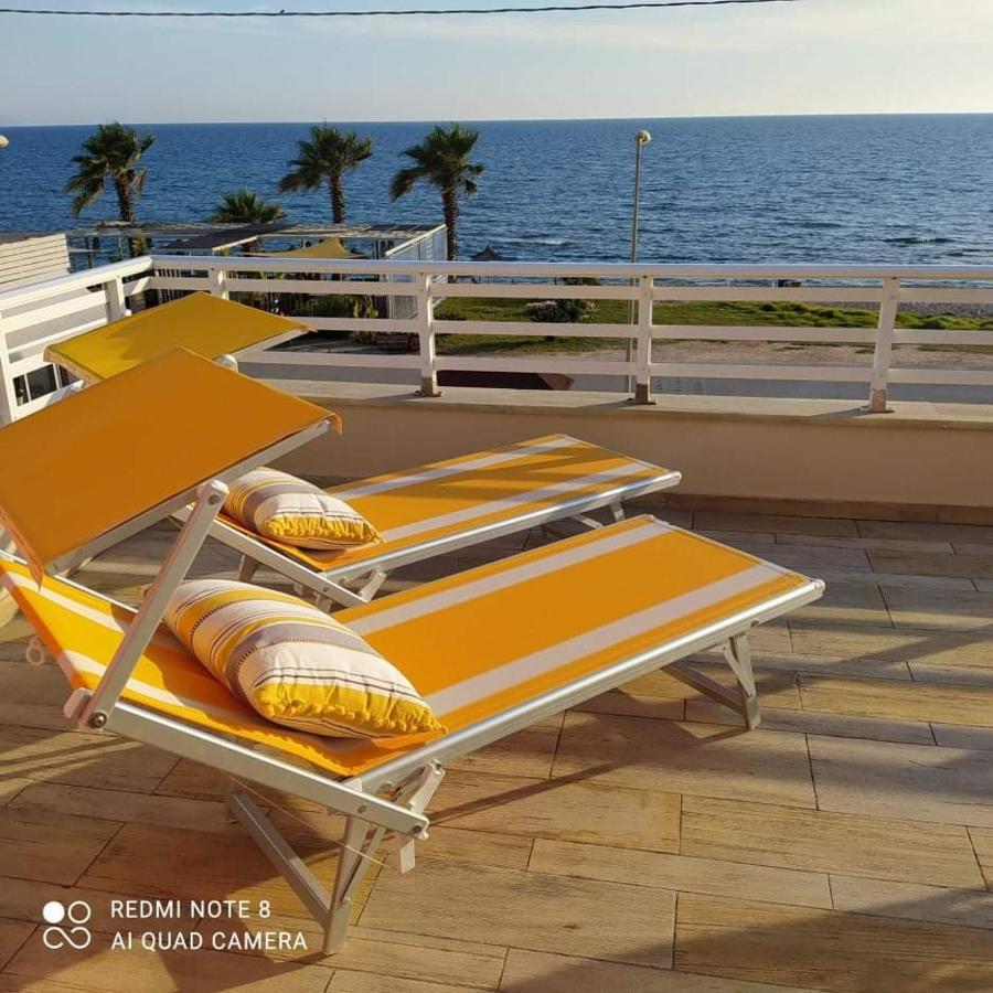 Suite In Front Of The Sea Nea Thesi Esterno foto