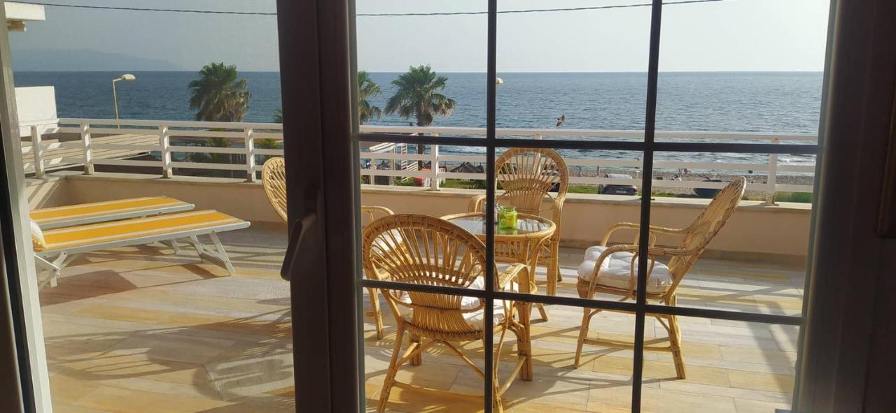 Suite In Front Of The Sea Nea Thesi Esterno foto